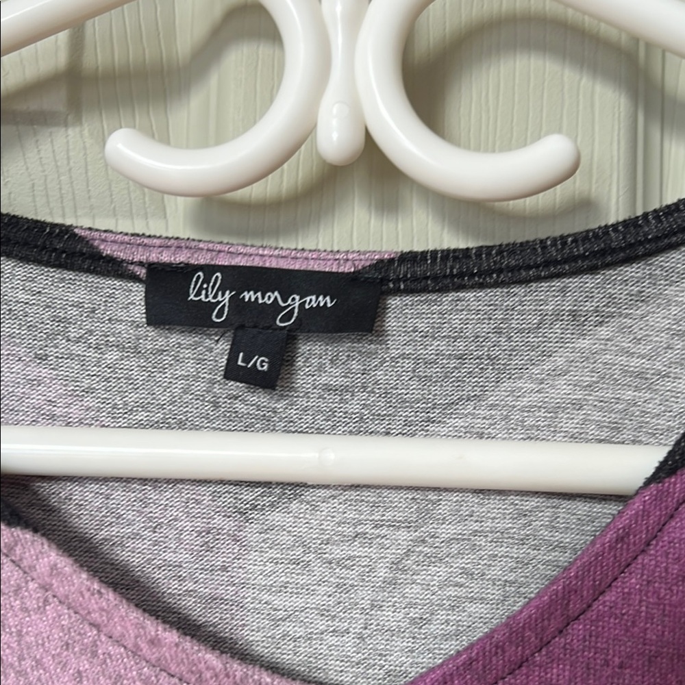 70-Stylish Chevron Patterned Top - Picture 2 of 4
